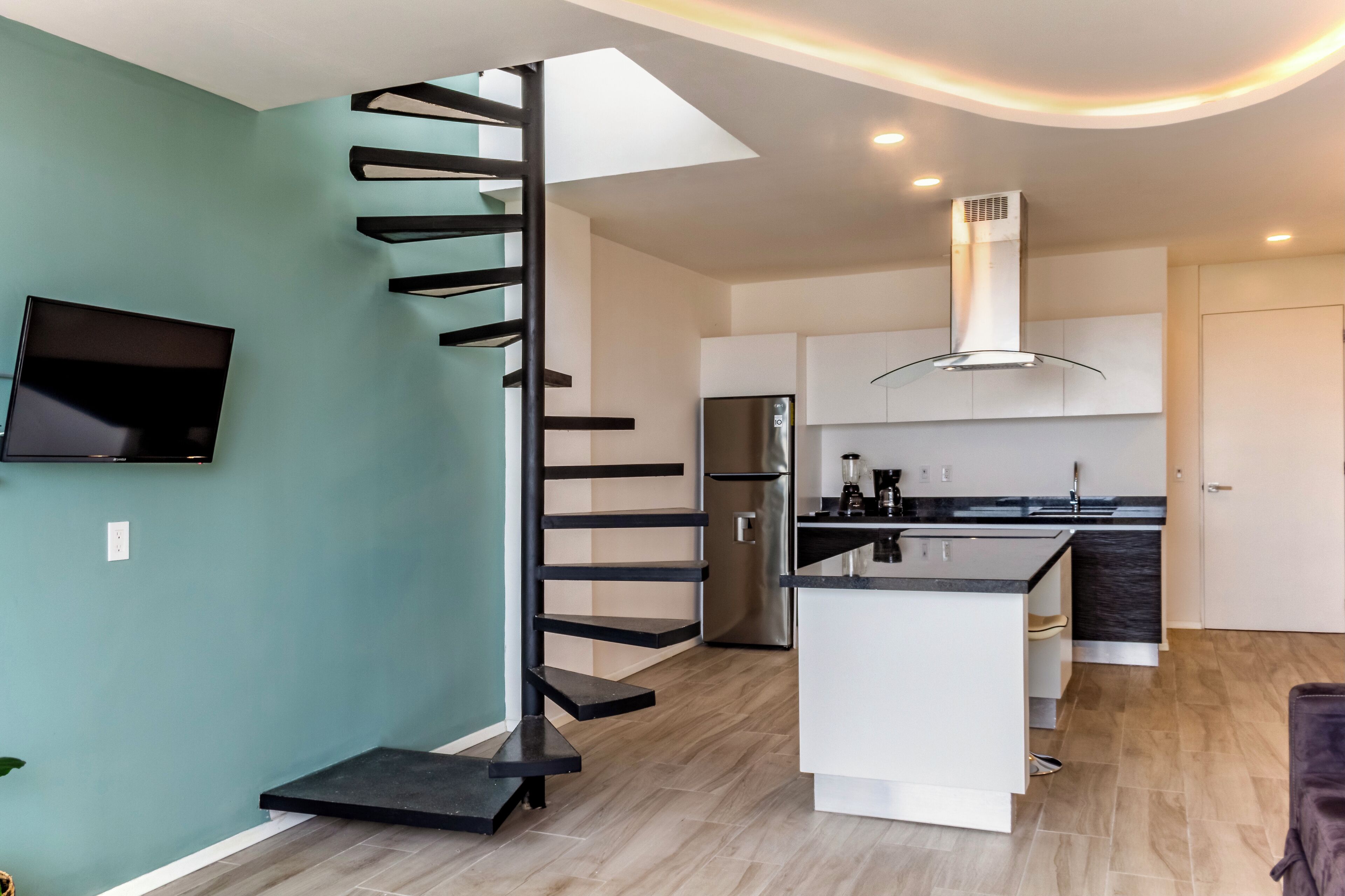 Penthouse | Cocina privada | Microondas y licuadora 