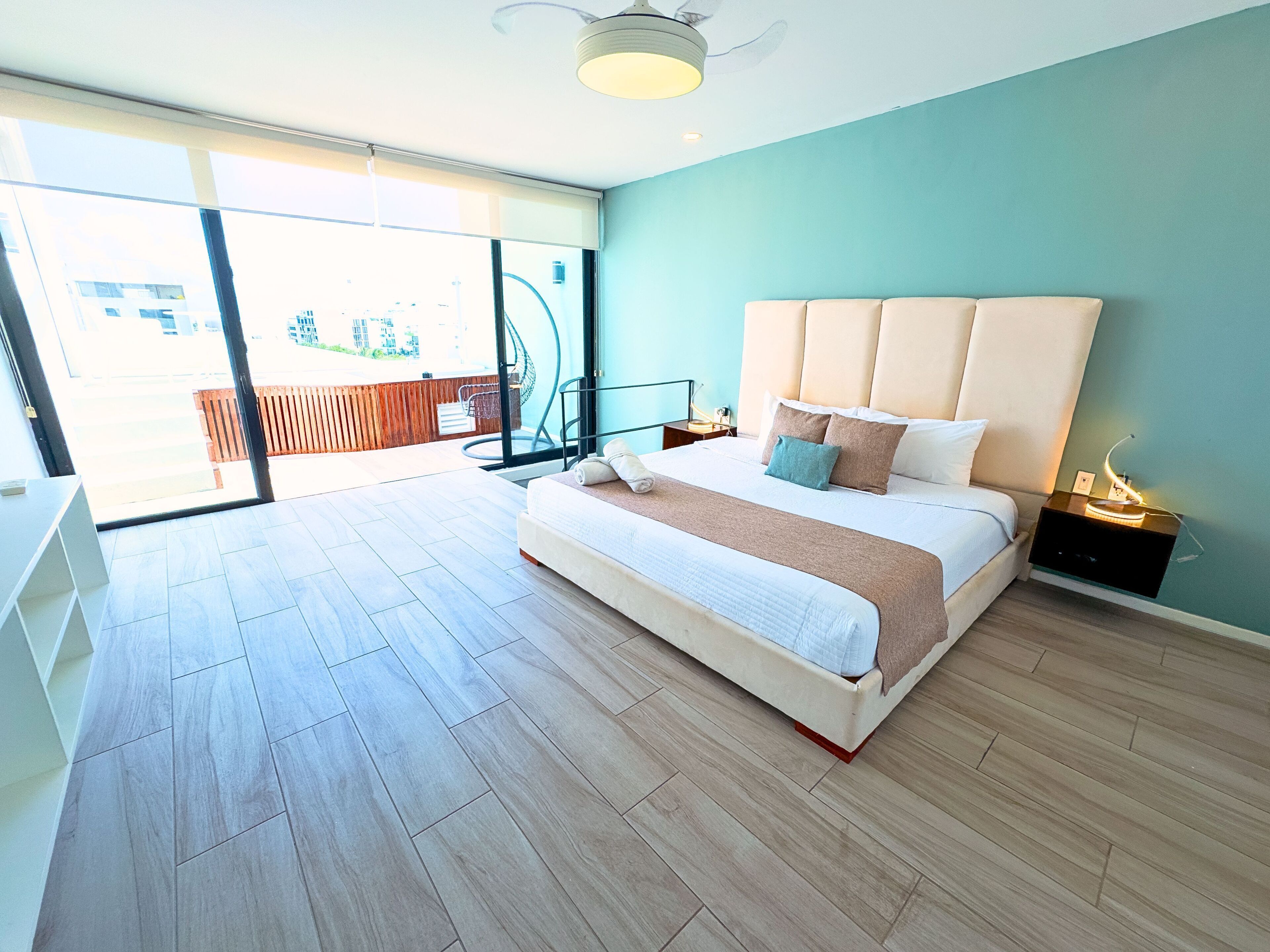Penthouse | Premium bedding, free WiFi, bed sheets