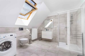 Bathroom - Holiday home close to Lake Balaton, with modern equipment, washing machine, dishwasher. (Balatonberény)
