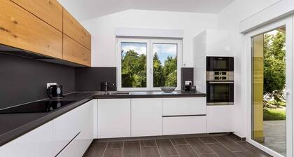 Casa vacacional cerca del lago Balaton, con equipamiento moderno, lavadora, lavavajillas.