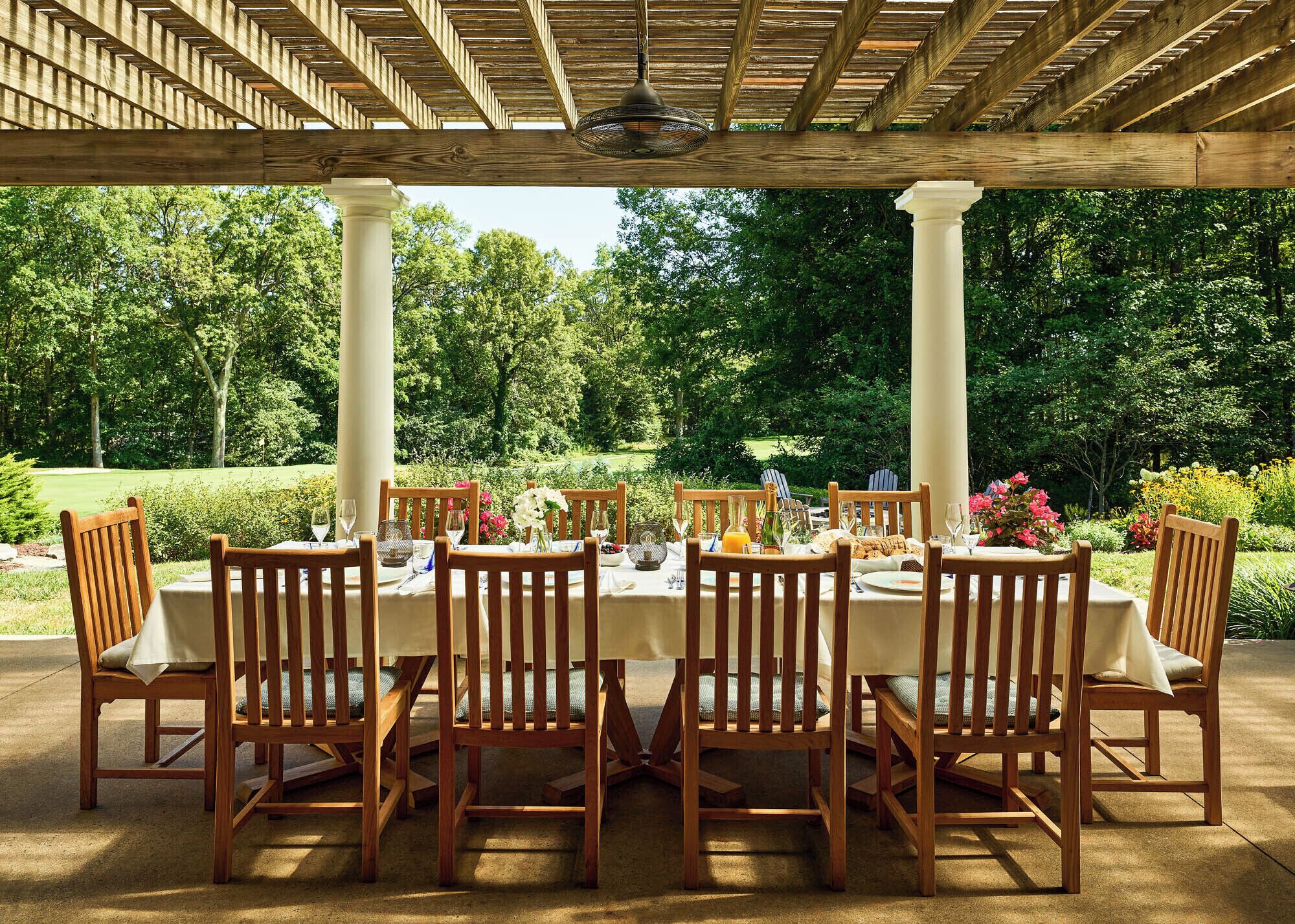 Breakfast, lunch, dinner served; French cuisine, golf course views 