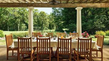 Breakfast, lunch, dinner served; French cuisine, golf course views