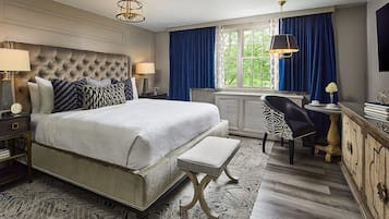 Deluxe Room, 1 King Bed | 1 bedroom, premium bedding, pillowtop beds, minibar