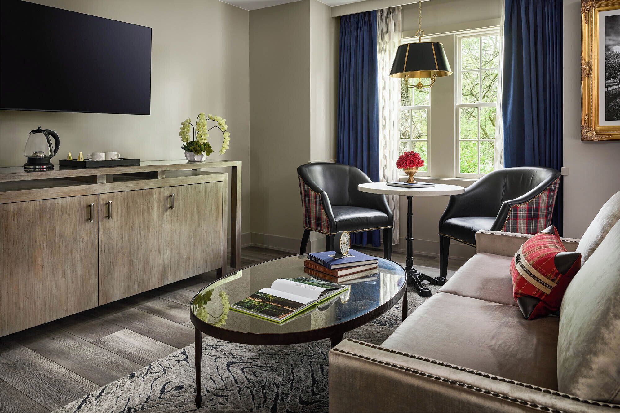 premier room, 1 king bed with sofa bed | 1 bedroom, premium bedding, pillow-top beds, minibar