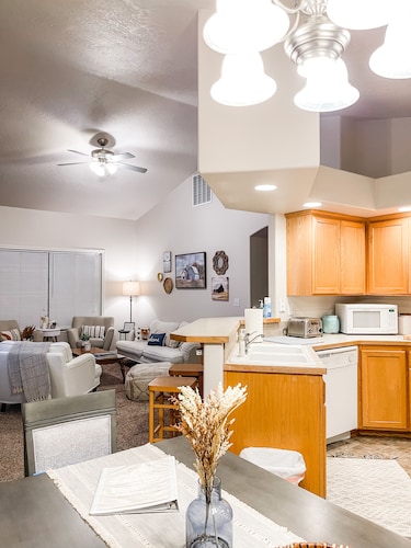 Clean, Comfy and Family Friendly Home (away from home)