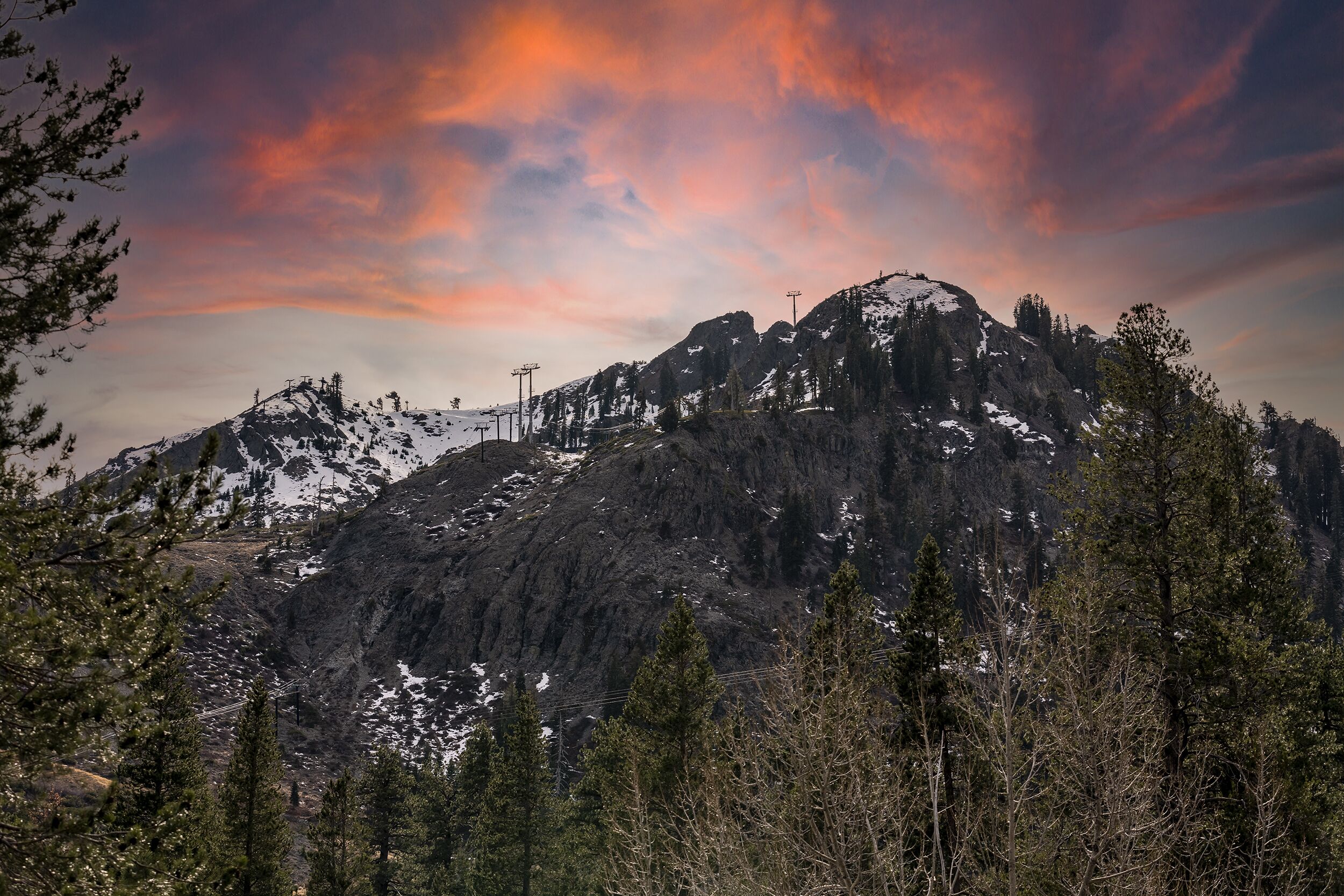 Updated condo-5 minute walk to the Village at Palisades Tahoe!