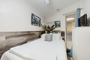1 bedroom, iron/ironing board, WiFi, bed sheets