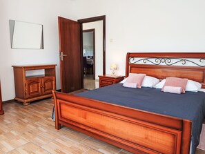 2 bedrooms, iron/ironing board, WiFi - Vacation home Laura by Interhome (Pićan)