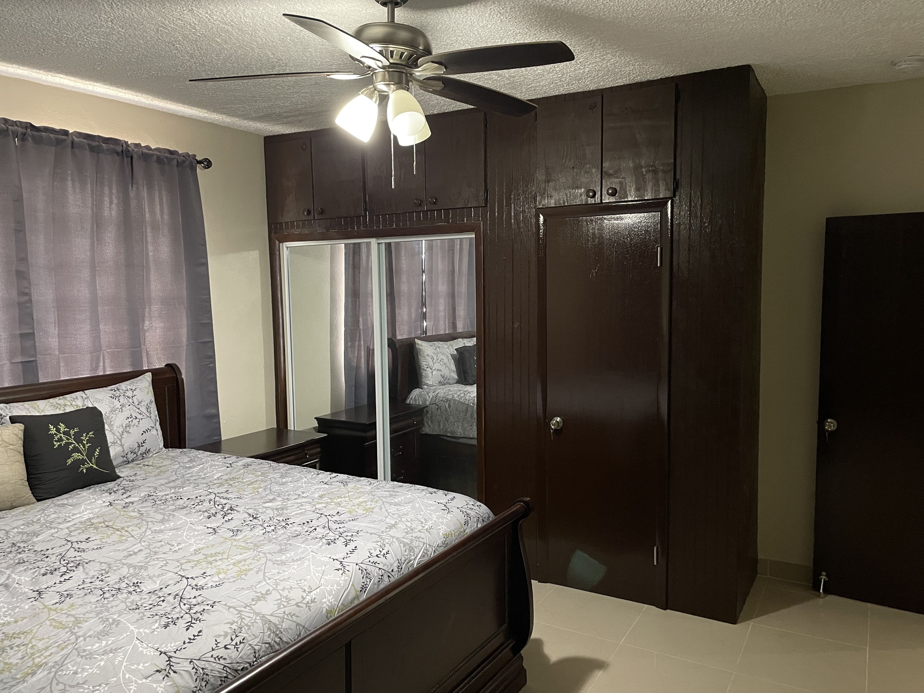 2 Schlafzimmer, Bügeleisen/Bügelbrett, kostenloses WLAN