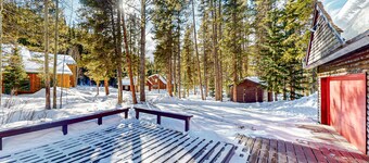 Wonderful Getaway Near Town & Slopes W/ Fast WiFi, Full Kitchen, Deck & More