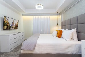 2 soveværelser, skrivebord, strygejern/strygebræt, weekendseng