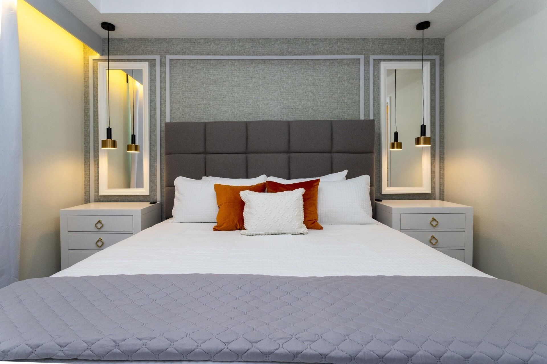 2 bedrooms, desk, iron/ironing board, travel crib