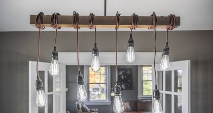 Bourbon n Horses themed 3B/2Ba home in beautiful Chevy Chase neighborhood!