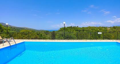 Villa Joanna: Family villa, large pool, fantastic views, sleeps 8