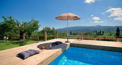 Limoncello, lovely family house, WiFi, close to amenities