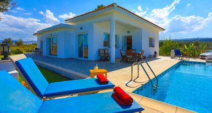 The Vines, private pool, sea views, in Latchi