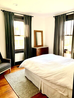 4 bedrooms, travel cot, free WiFi, bed sheets