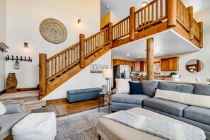 TV, fireplace, ping pong