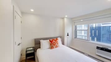 1 bedroom, iron/ironing board, free WiFi