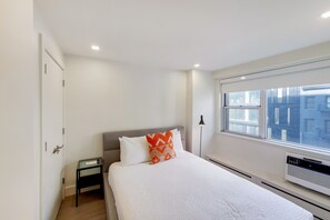 1 bedroom, iron/ironing board, free WiFi