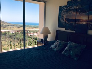 1 bedroom, WiFi - Million Dollar View of Ocean and Mountain/ Quiet and Serene (Waianae)