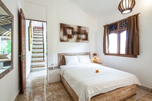 3 chambres, coffres-forts dans les chambres, fer et planche à repasser