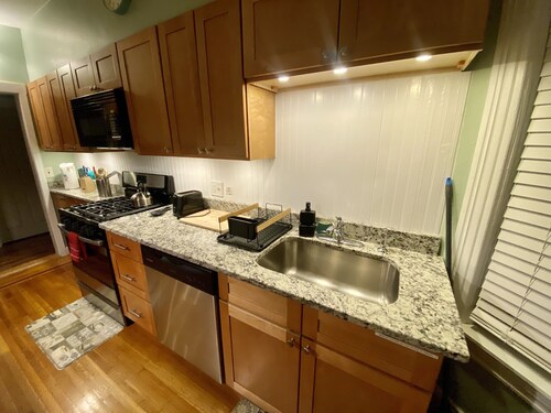 ⭐Modern, Spacious & Quiet ⭐3 BR APT ⭐Near BROWN, RISD, College Hill, Downtown ⭐