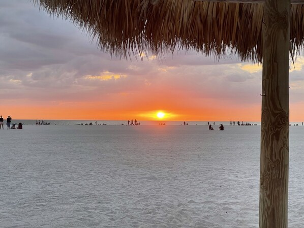 Beach nearby, sun-loungers, beach towels