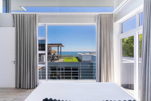 6 habitaciones, escritorio, tabla de planchar con plancha y wifi