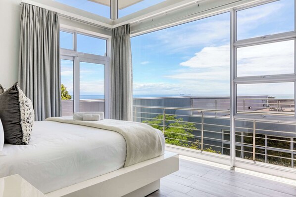 6 habitaciones, escritorio, tabla de planchar con plancha y wifi 