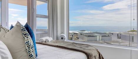 8 bedrooms, desk, iron/ironing board, WiFi