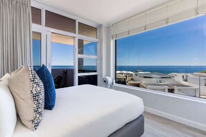 6 bedrooms, desk, iron/ironing board, WiFi