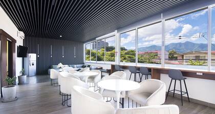 Classy Apartment w/ King Bed Close to Airports