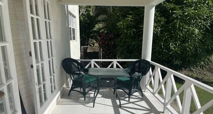 Quiet 2 Bedroom Country Apartment