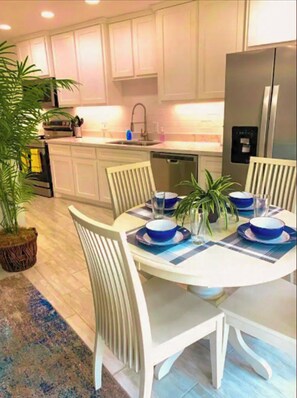 Dining - Ocean Paradise w/ Balcony, Pool, Hot Tub! Beautifully renovated Beachfront Dogs! (South Padre Island)