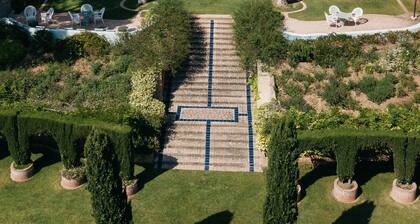 Exclusive waterfront villa in Domaine Rocabella - French Riviera