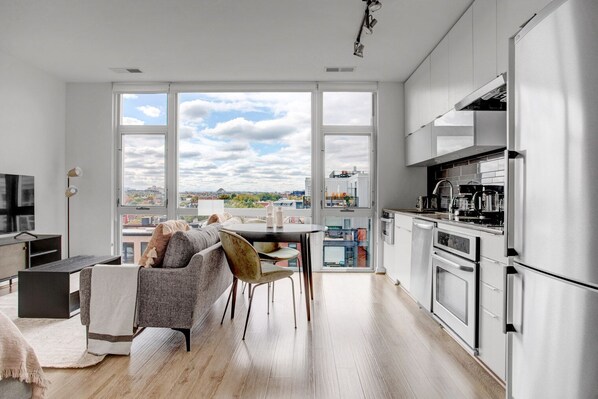 Fridge, microwave, oven, dishwasher - Modern Shaw Studio w/ Gym & W/D, near Metro & U St Bars, by Blueground (Washington, D.C.)