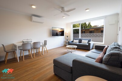Botanic Racecourse Apartments