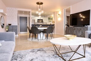 Smart TV, books, stereo, offices