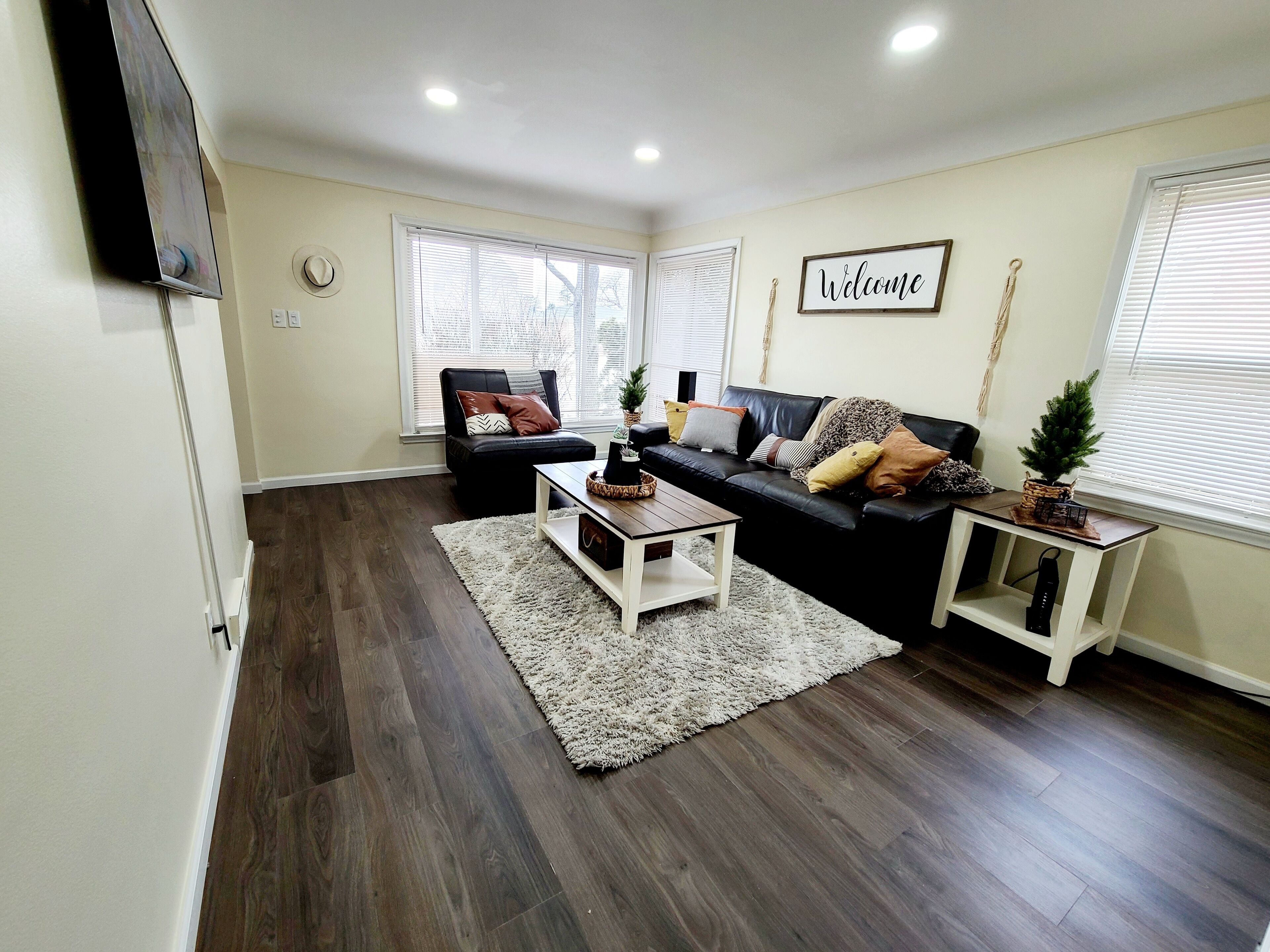 Entire 3 BR Home by St John's Hospital in Quiet area