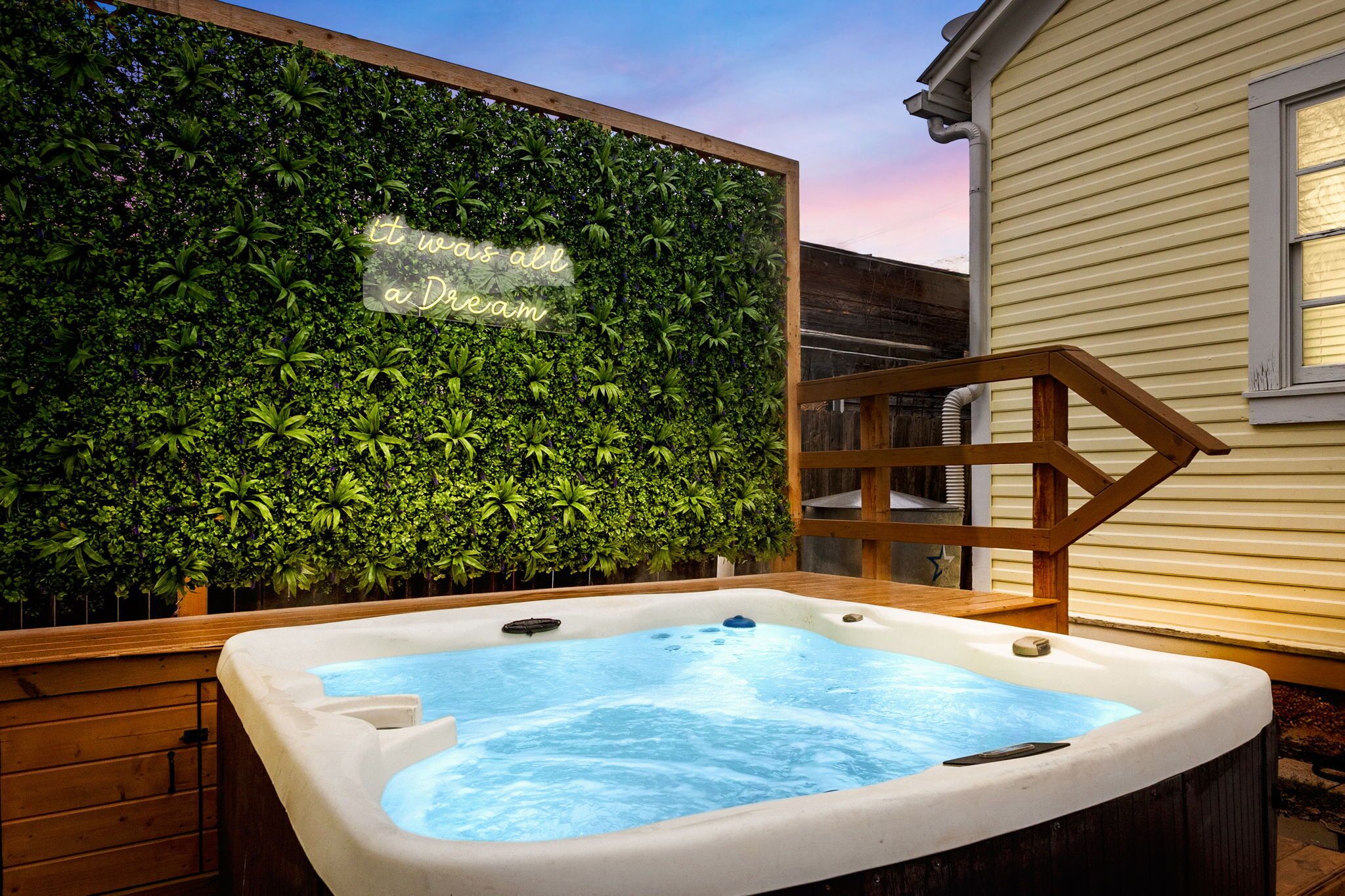 Outdoor spa tub