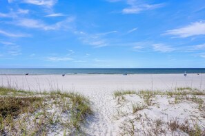 On the beach - Beachfront Duplex | Shared Heated Pool | Pet Friendly (Gulf Shores)