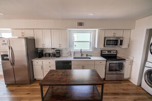 Oven, dishwasher, coffee/tea maker, toaster