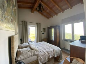 1 dormitorio, escritorio, tabla de planchar con plancha y wifi gratis