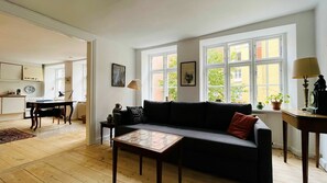 TV - City Apartment in Copenhagen with 1 bedrooms sleeps 4 (Copenhagen)