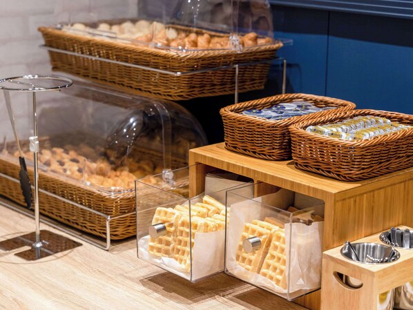 Inbegriffenes kontinentales Frühstück