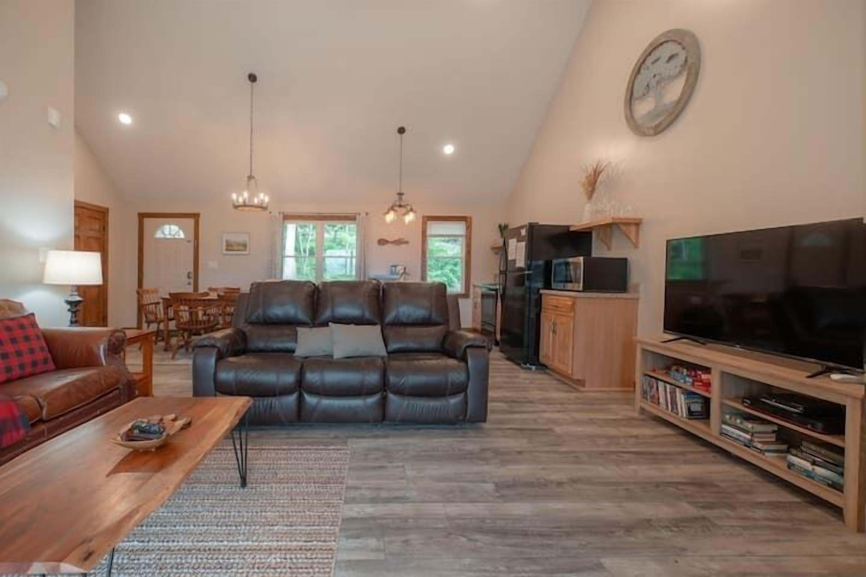 TV, fireplace, DVD player