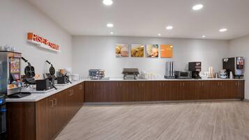 Free daily continental breakfast