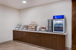 Free daily continental breakfast
