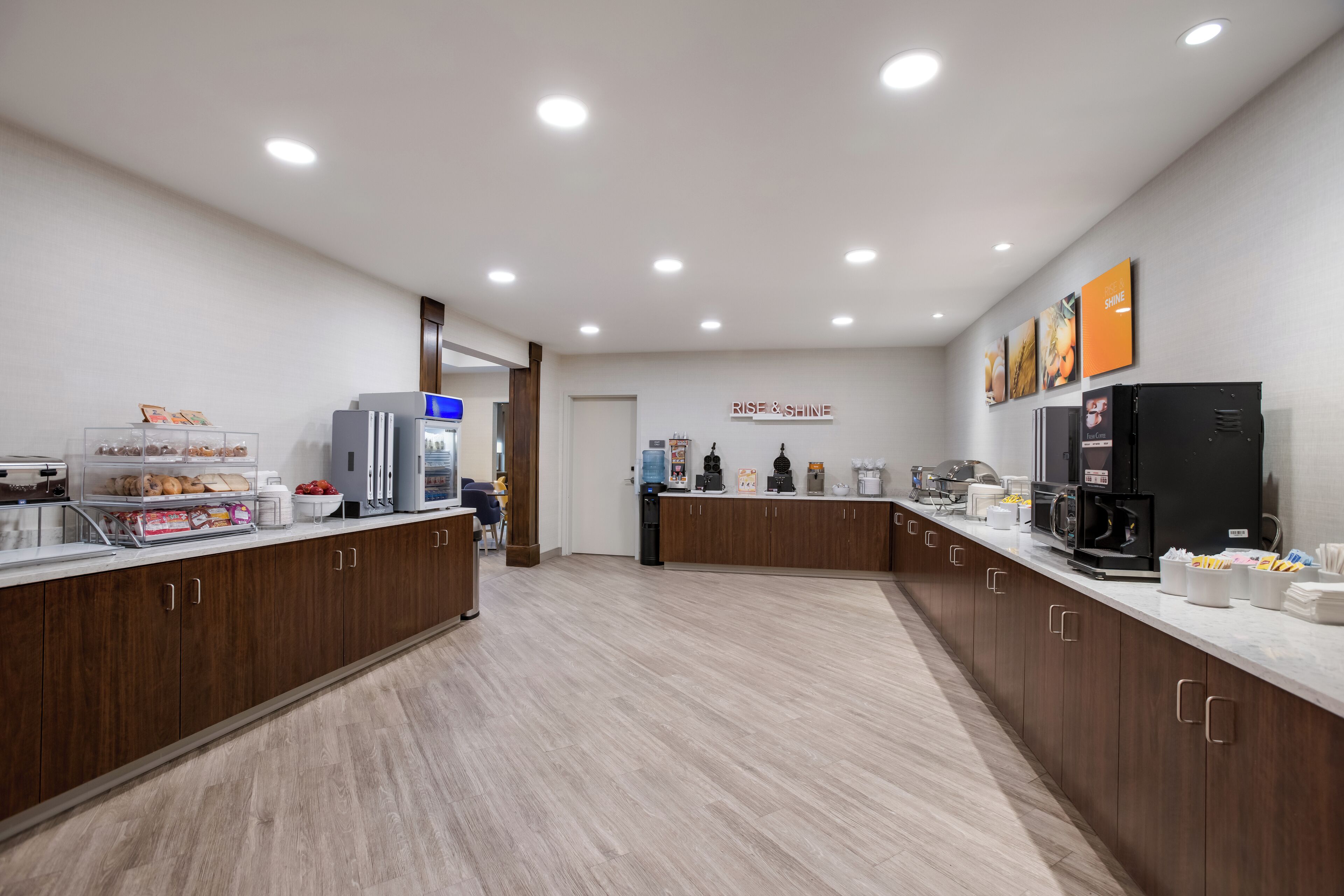 free daily continental breakfast